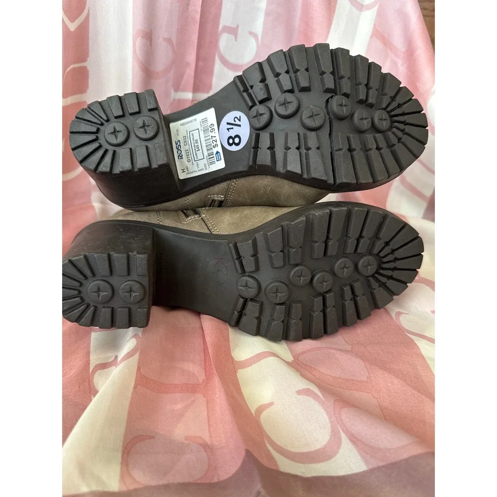 LadiesRe ankle boots
